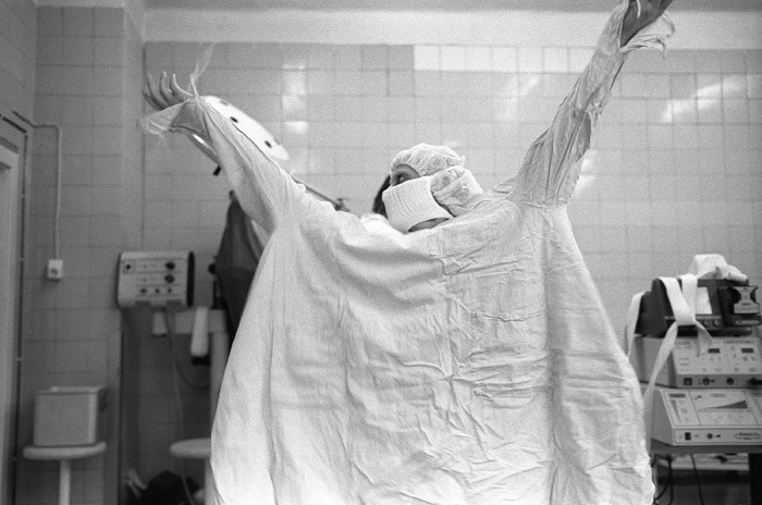 Право на жизнь. В двух небольших операционных врачи клиники ежедневно делают три-четыре сложнейшие операции